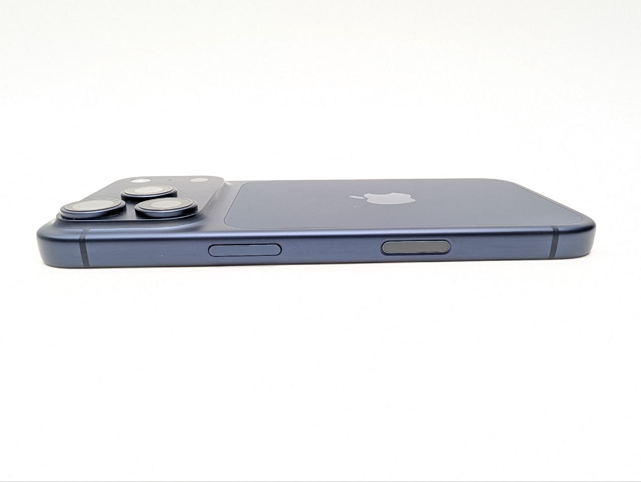 Apple iPhone 17 Pro 256 GB Głębinowy błękit | eSim | bateria 100% (Powystawowy)