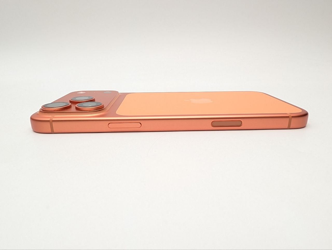 Apple iPhone 17 Pro Max 256 GB Kosmiczny pomarańcz | eSim | bateria 100% (Powystawowy)