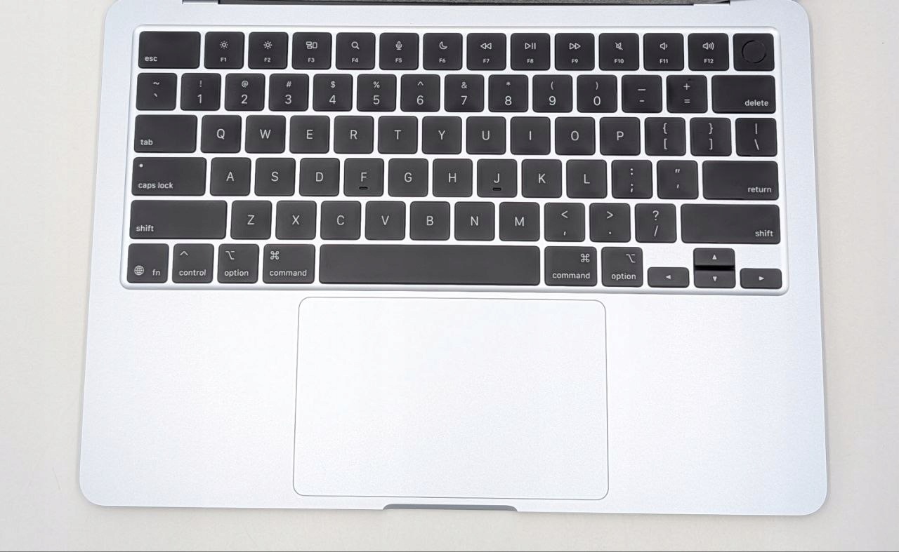 Apple MacBook Air 13,6" M4 16GB / 256GB Błękitny | Jak nowy (Po zwrocie)