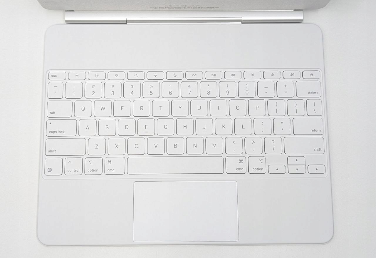 Klawiatura Apple Magic Keyboard 13'' iPad Air M3 M2 biała USA | OUTLET (Powystawowy)