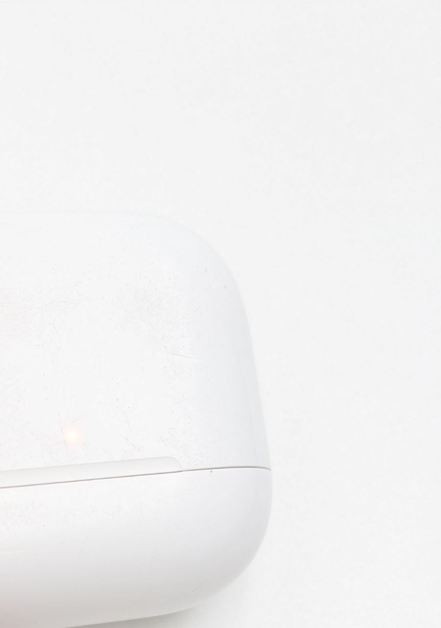 Słuchawki bezprzewodowe douszne Apple AirPods 4 ANC (Używany)