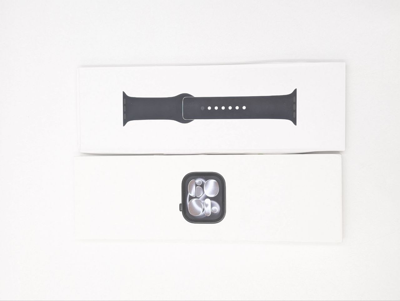 Apple Watch Series 11 GPS+Cellular 42mm Onyks z paskiem S/M | nowy (Powystawowy)