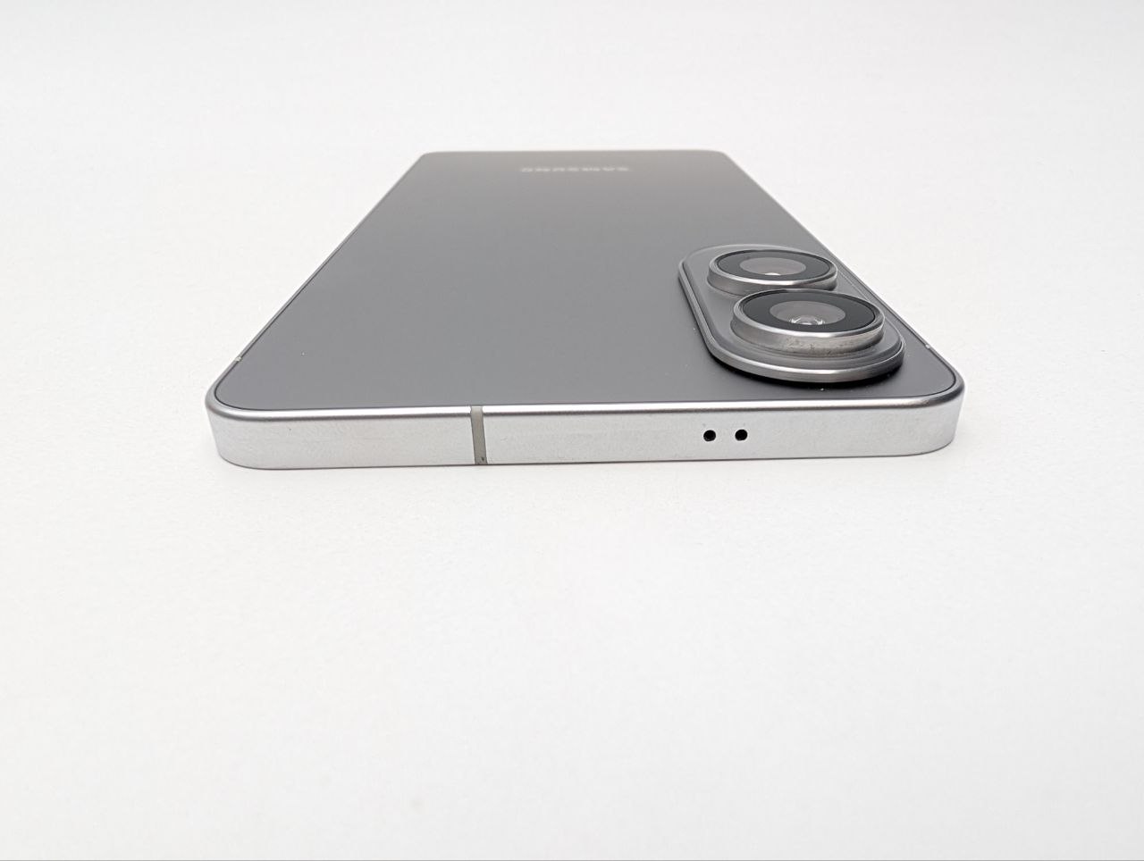 Samsung Galaxy S25 Edge 512GB Tytanowy Srebrny (Powystawowy)
