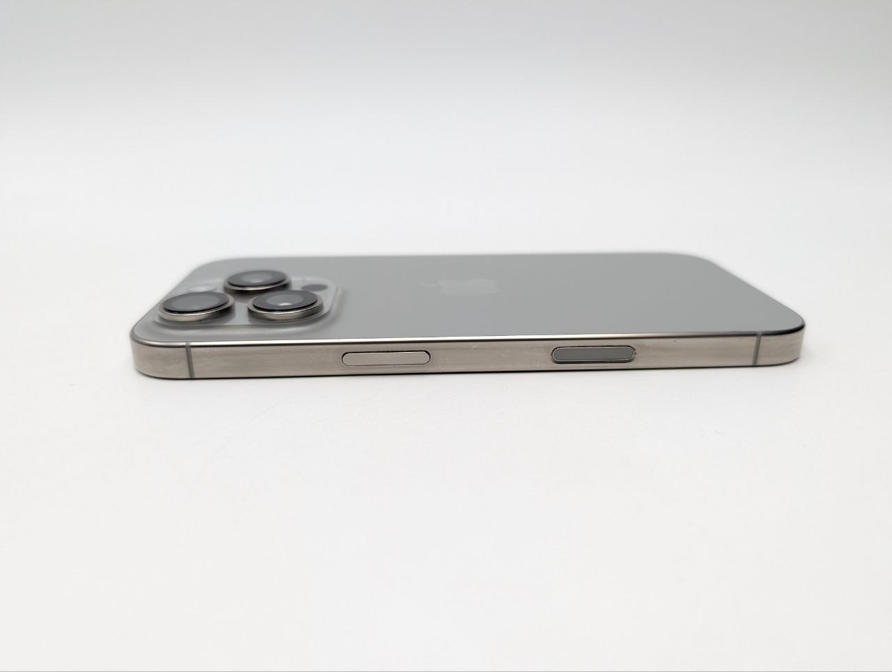 Apple iPhone 16 Pro 128GB Tytan Naturalny | eSim (Używany)