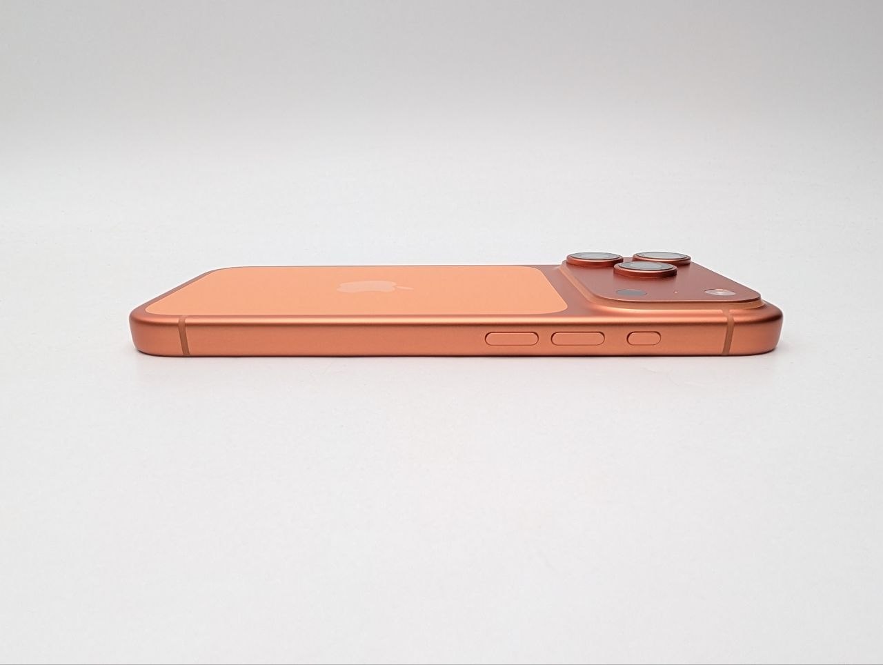 Apple iPhone 17 Pro 256 GB Kosmiczny pomarańcz | eSim (Powystawowy)