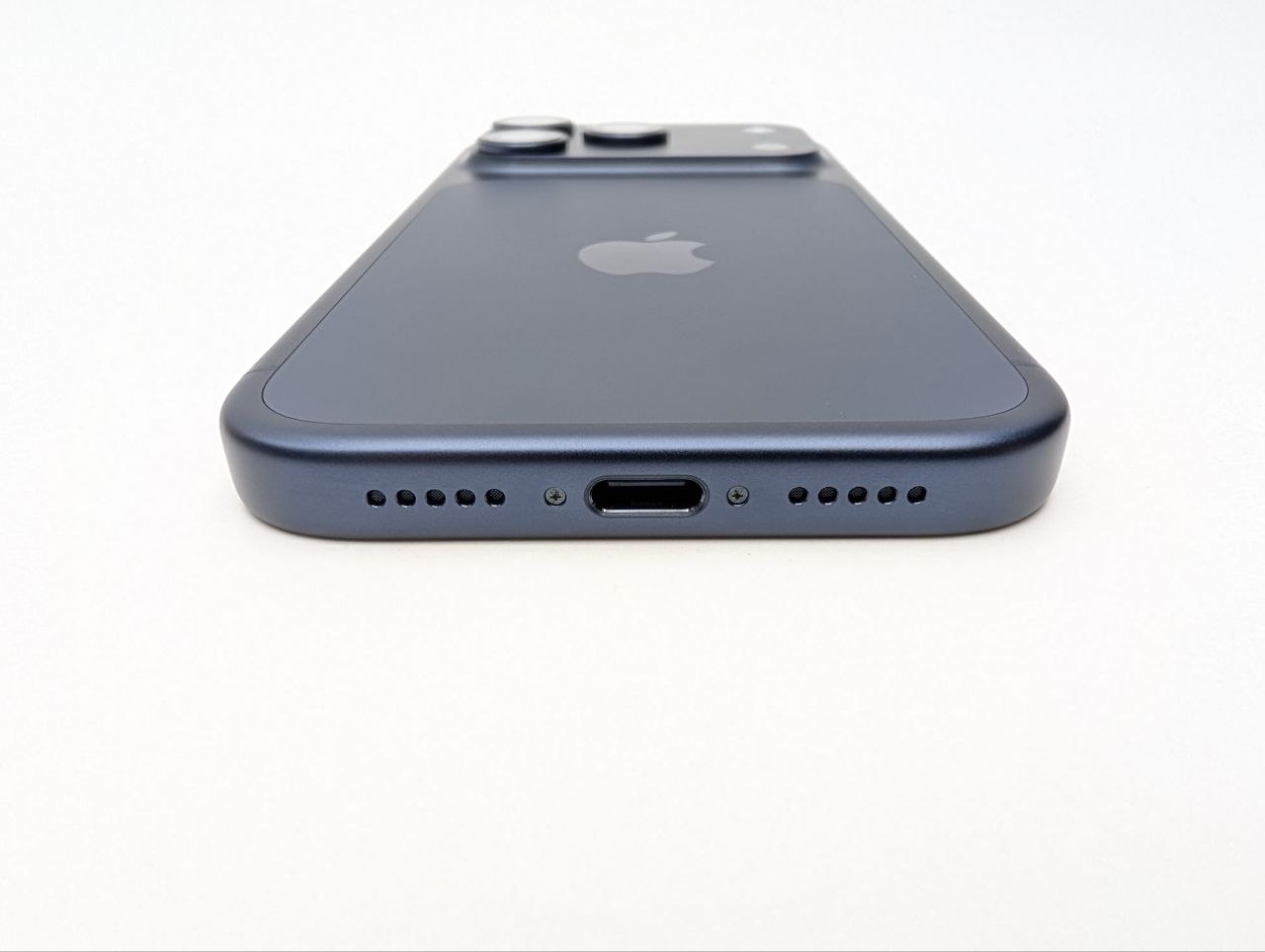Apple iPhone 17 Pro 256 GB Głębinowy błękit | eSim | bateria 100% (Powystawowy)