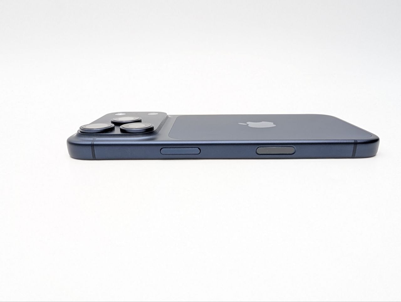 Apple iPhone 17 Pro 256 GB Głębinowy błękit | eSim | bateria 100% (Powystawowy)