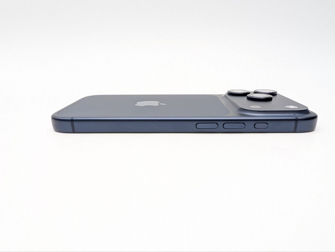 Apple iPhone 17 Pro 256 GB Głębinowy błękit | eSim | bateria 100% (Powystawowy)