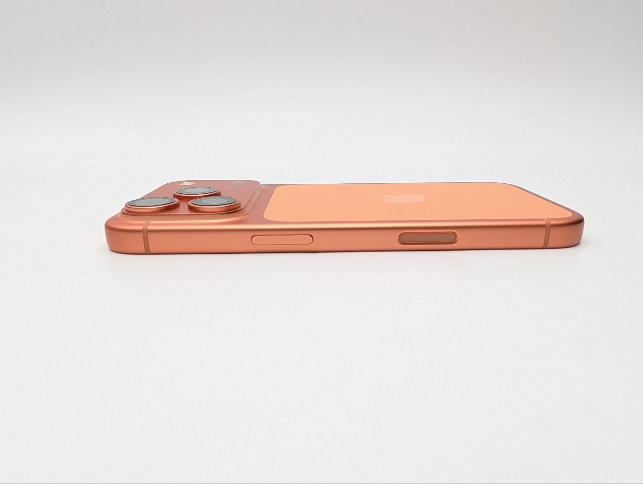 Apple iPhone 17 Pro 256 GB Kosmiczny pomarańcz | eSim| bateria 100% (Powystawowy)