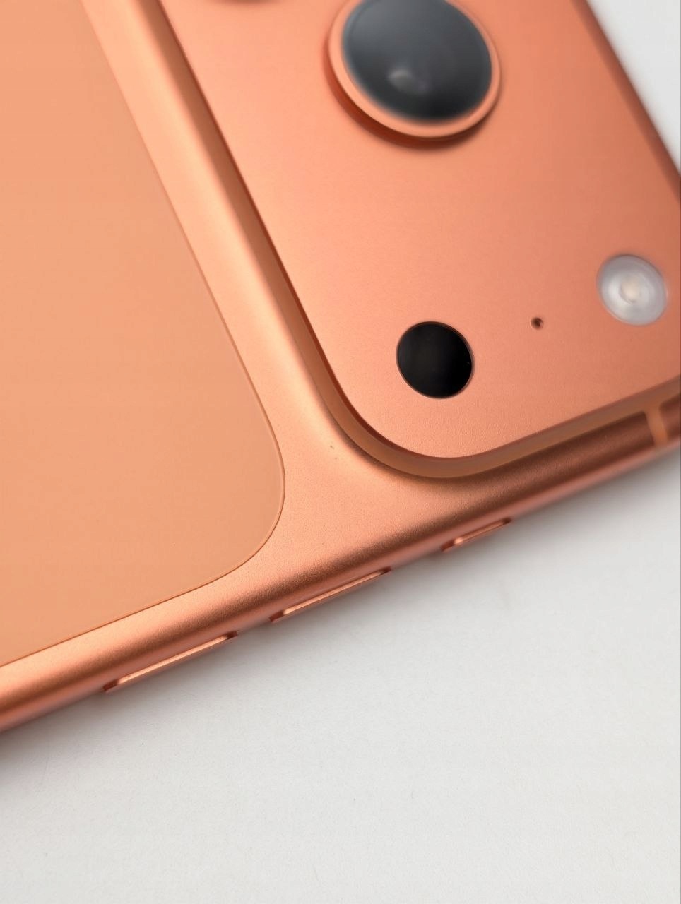 Apple iPhone 17 Pro 256 GB Kosmiczny pomarańcz | eSim| bateria 100% (Powystawowy)