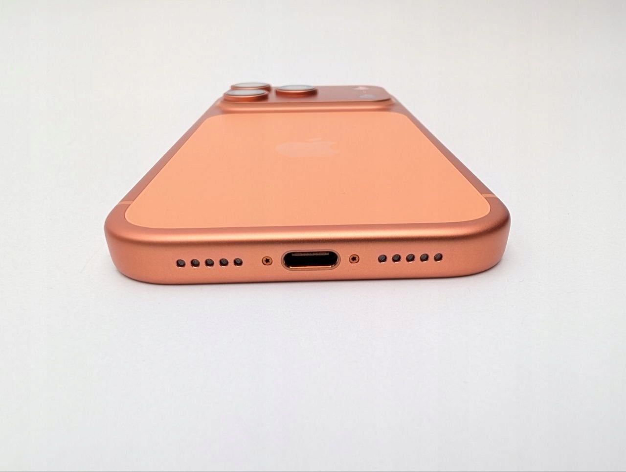 Apple iPhone 17 Pro 256 GB Kosmiczny pomarańcz | eSim | bateria 100% (Powystawowy)