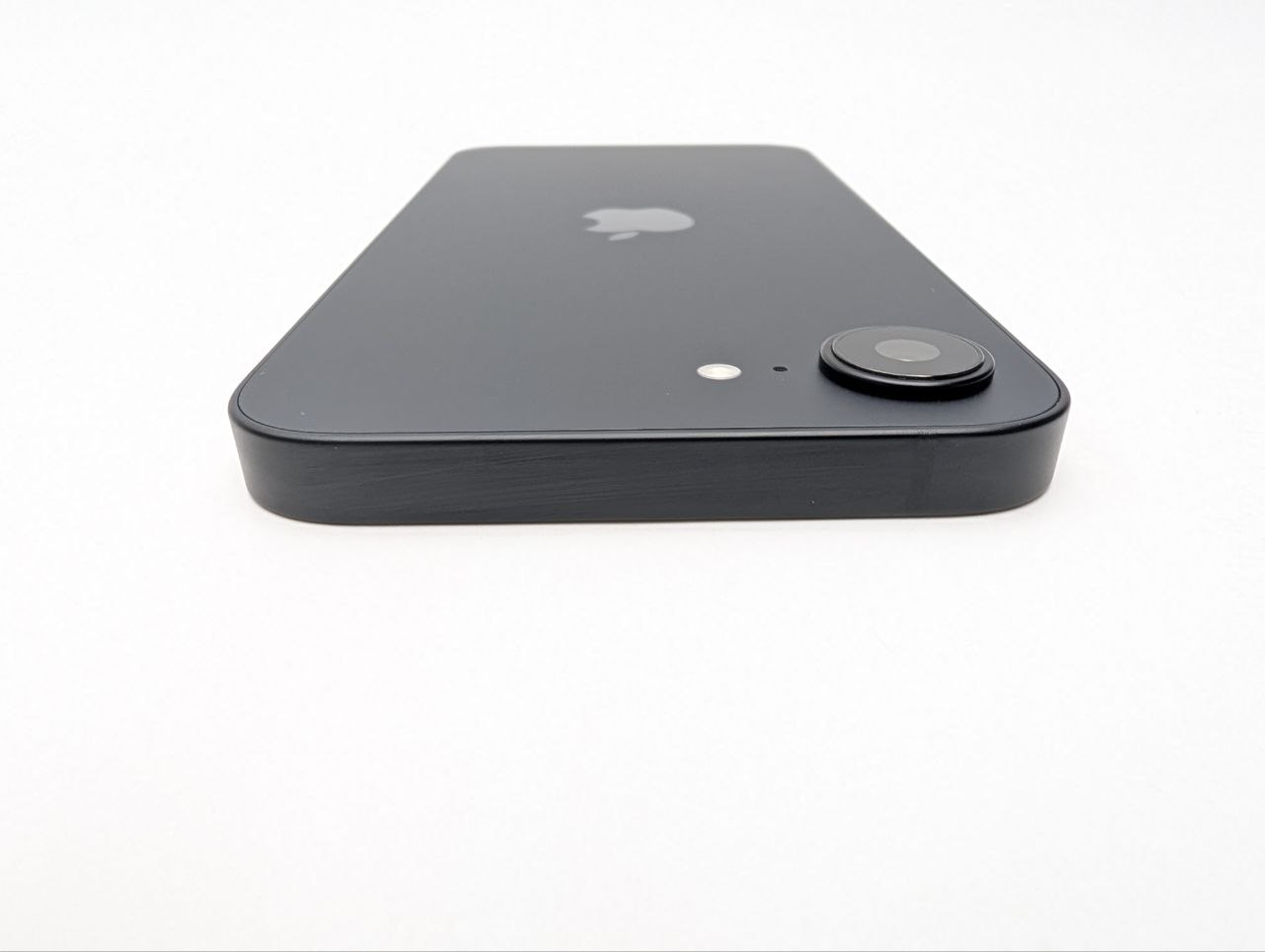 Apple iPhone 16e 128 GB czarny | bateria 100% (Powystawowy)
