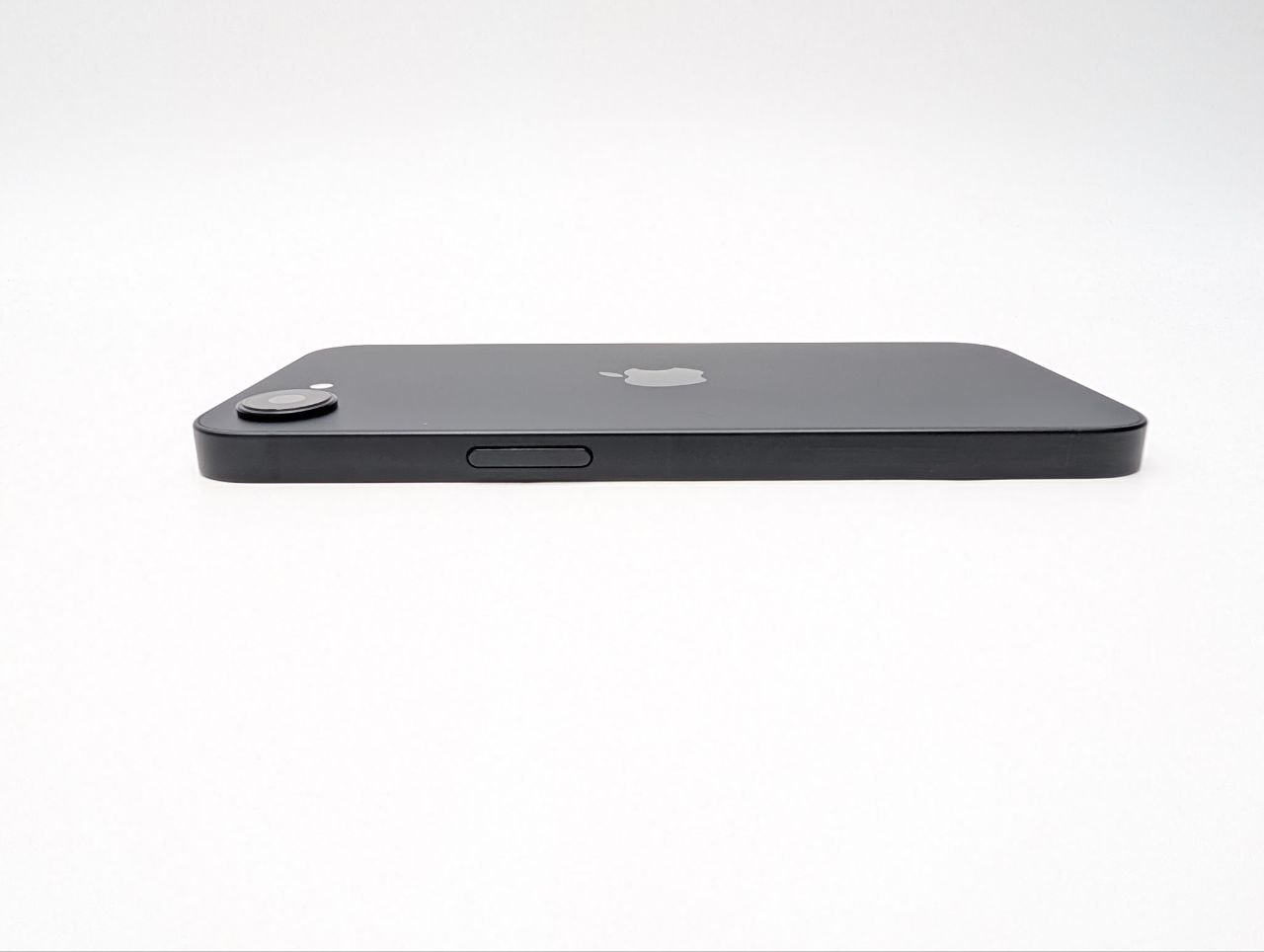 Apple iPhone 16e 128 GB czarny | bateria 100% (Powystawowy)