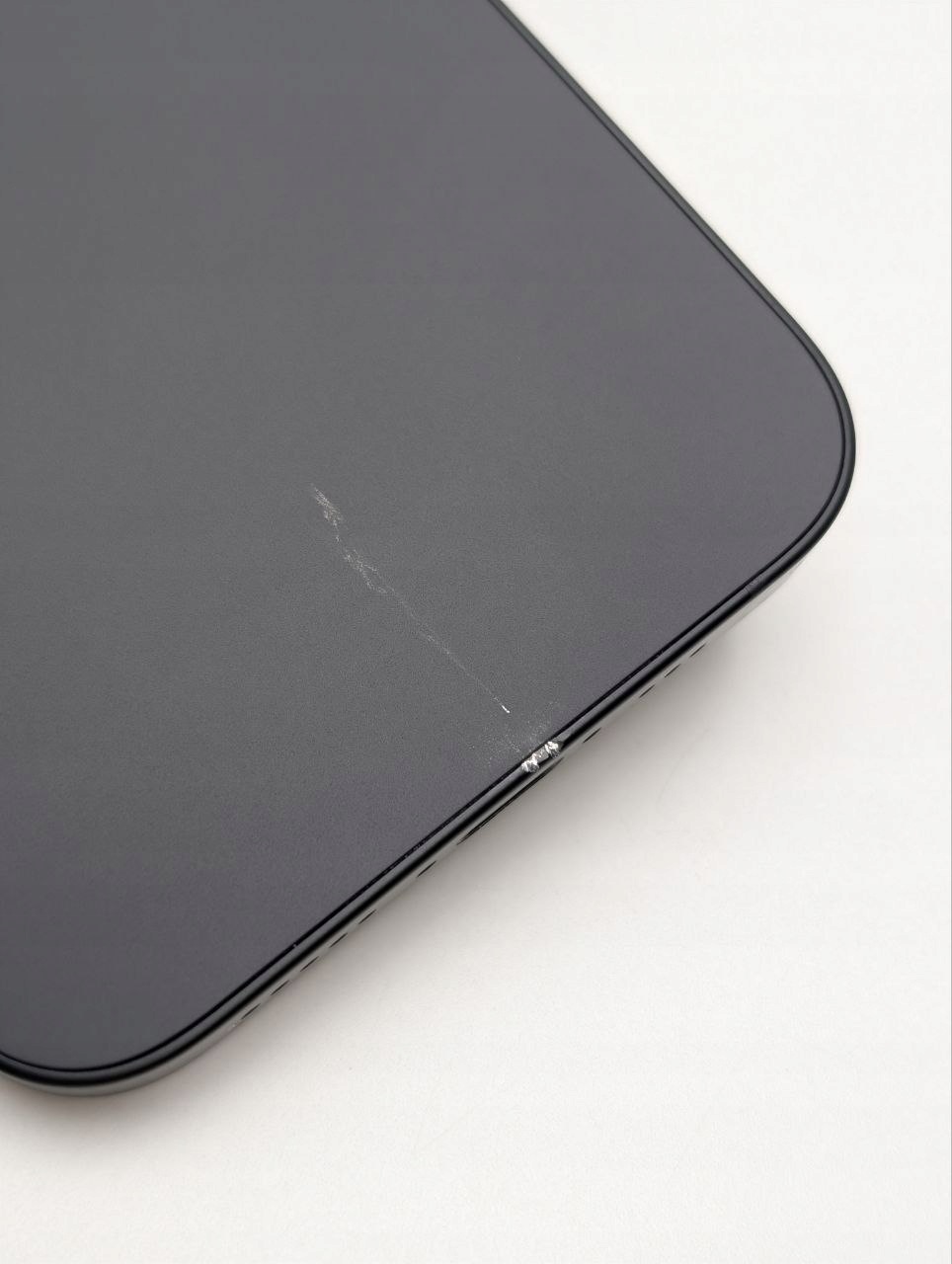 Apple iPhone 16e 128 GB czarny | bateria 100% (Powystawowy)