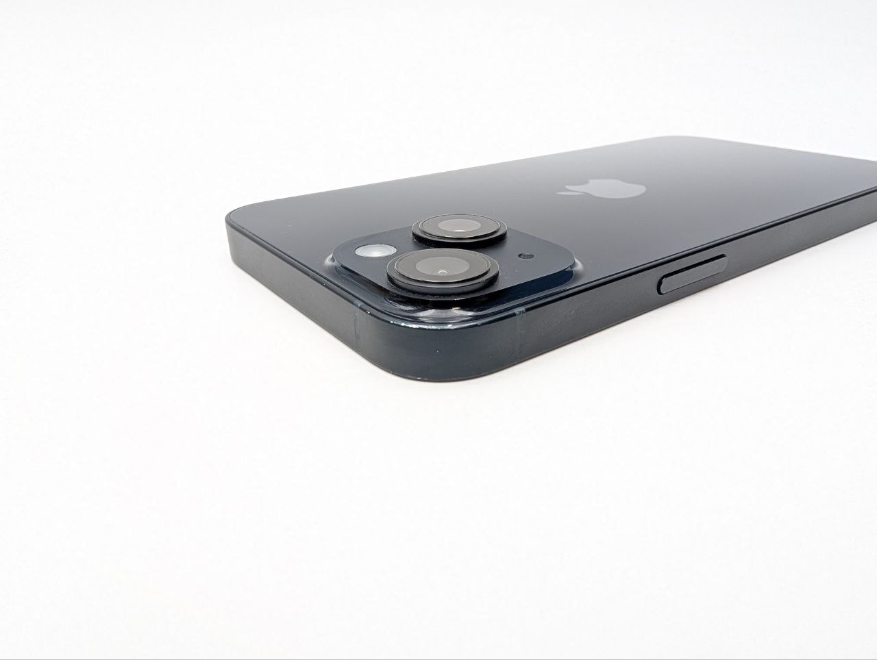 Apple iPhone 14 128GB czarny (Powystawowy)